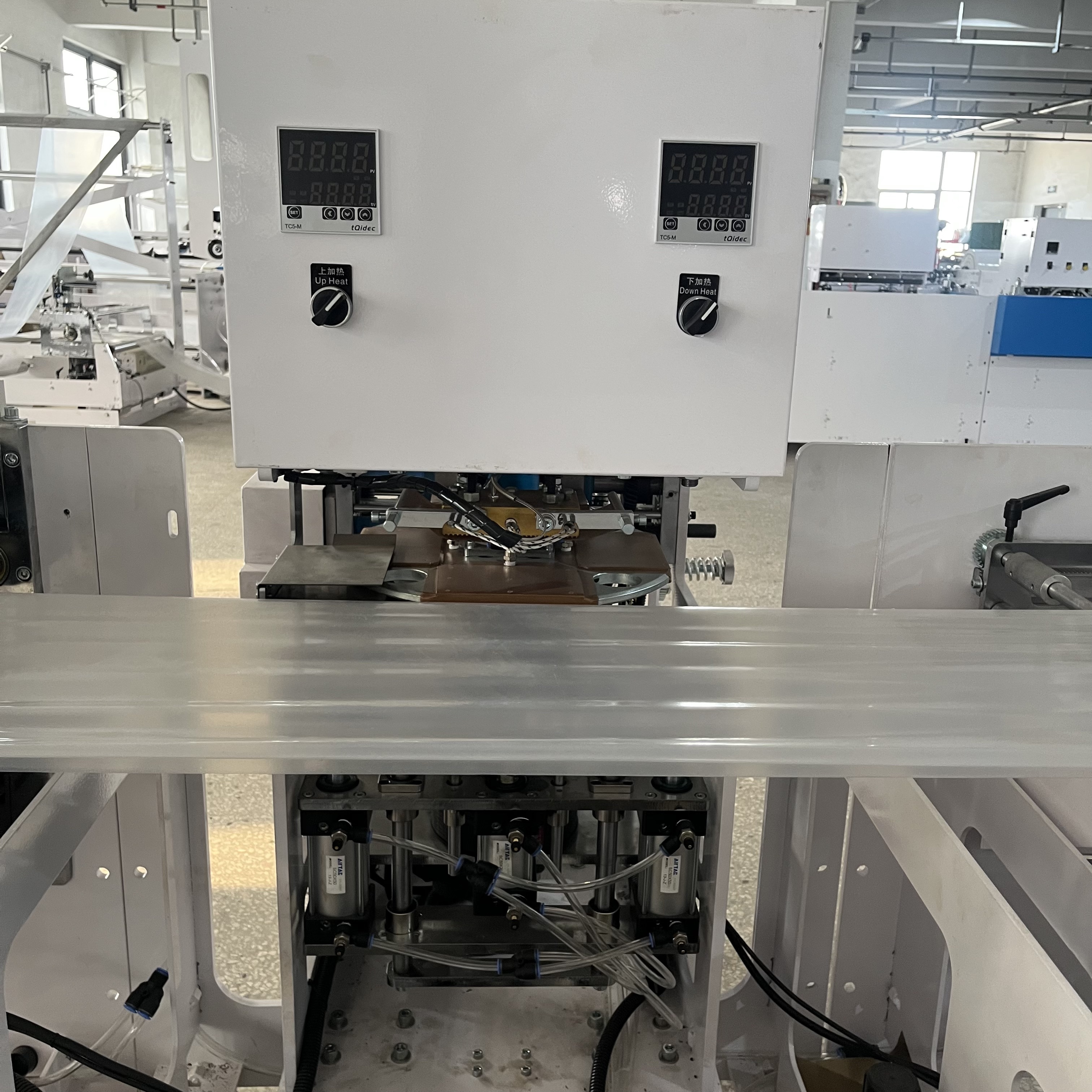 Automatic Side Sealing Soft Loop Handle Bag Patch Bag Poly-strings Bag D-cut Bag Making Machine